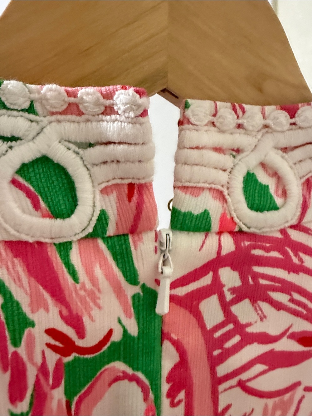Lilly Pulitzer 💗Sleeveless Pink & Green Flamingo Print Shift Dress - Picture 8 of 15